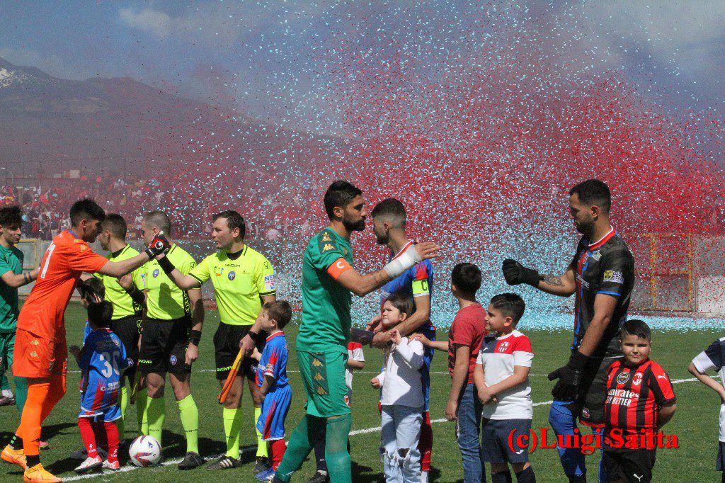 PATERNO’ CALCIO: IL SOGNO CONTINUA, CONQUISTATA LA FINALE DI COPPA