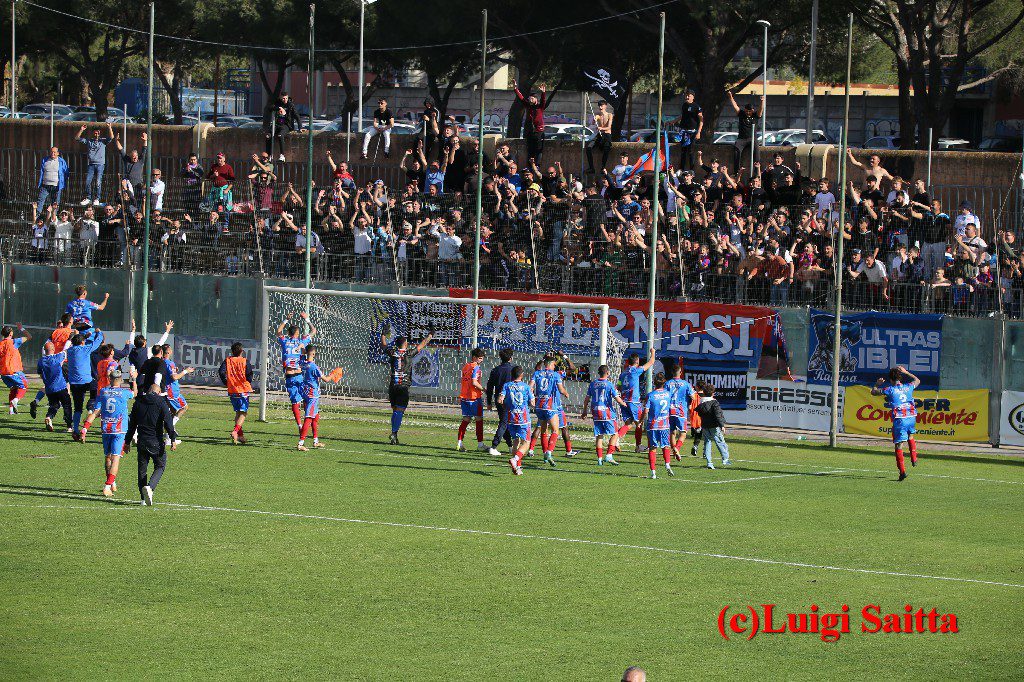 PATERNO’ CALCIO: IL SOGNO CONTINUA, CONQUISTATA LA FINALE DI COPPA