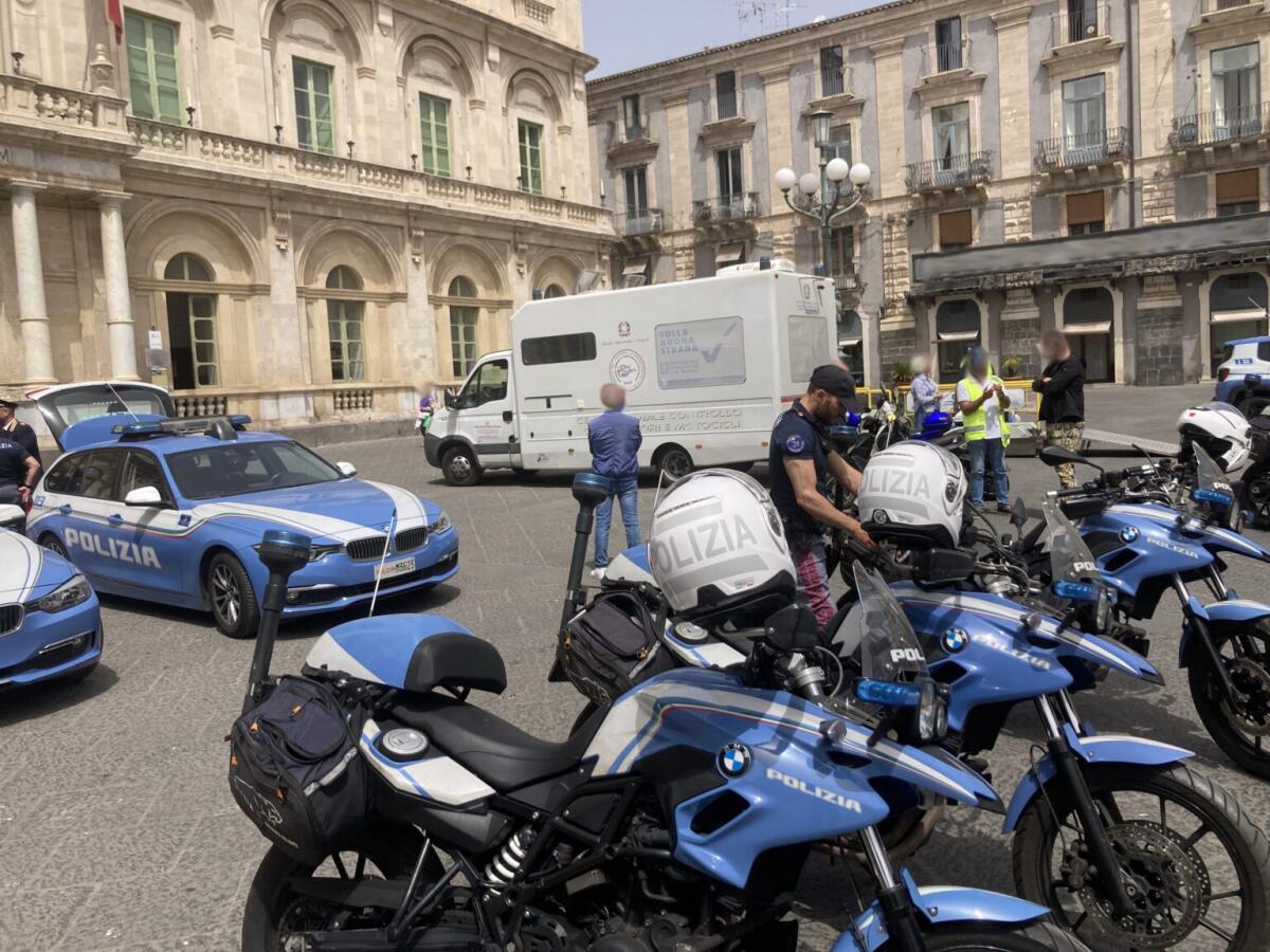 CATANIA. BICICLETTE ELETTRICHE MODIFICATE, I CONTROLLI DELLA POLIZIA PER CONTRASTARE IL FENOMENO. SANZIONI E SEQUESTRI - 