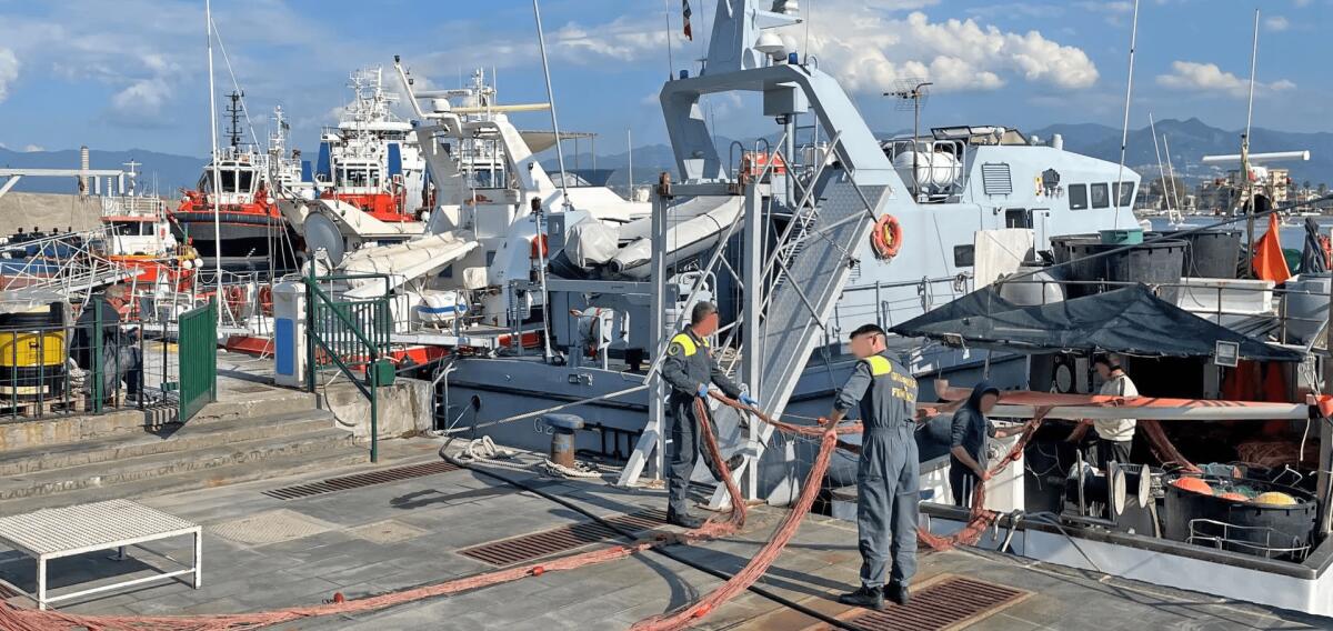 DURO COLPO ALLA PESCA DI FRODO A MESSINA. SANZIONI E SEQUESTRI PER OLTRE 80MILA EURO A DUE PESCHERECCI CALABRESI - 