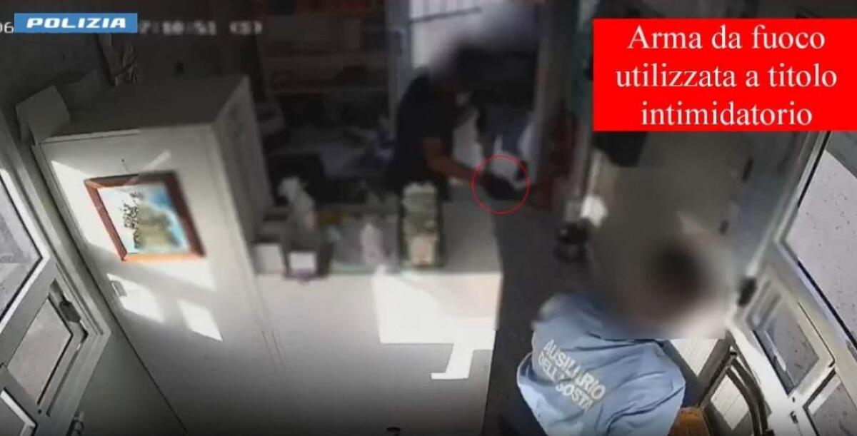 CATANIA. RAPINA A MANO ARMATA AL PARCHEGGIO DELL'OSPEDALE SAN MARCO, 5 ARRESTI - 