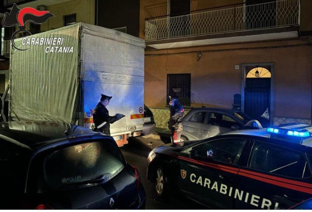 CATANIA. PROVANO A RUBARE TRE CAMION: 28ENNE CATANESE ARRESTATO DAI CARABINIERI DOPO UN LUNGO INSEGUIMENTO. - 