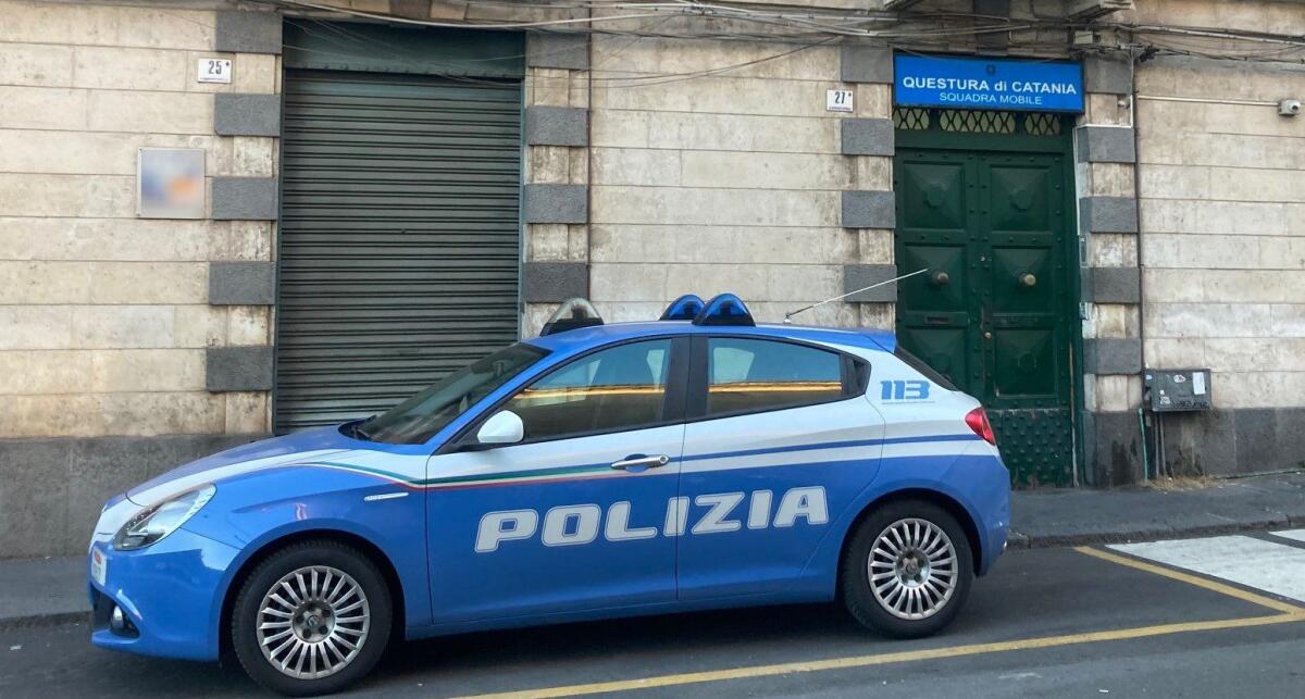 CATANIA. RUBANO AUTO  E CHIEDONO SOLDI AI PROPRIETARI PER RESTITUIRLE, TRE ARRESTI - 