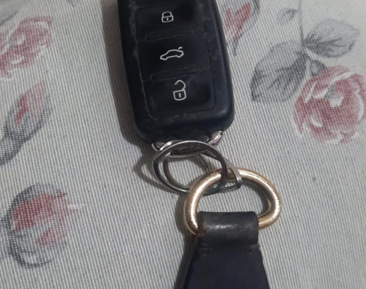 PATERNO. QUESTE CHIAVI RITROVATE IN VIA VITTORIO EMANUELE - 