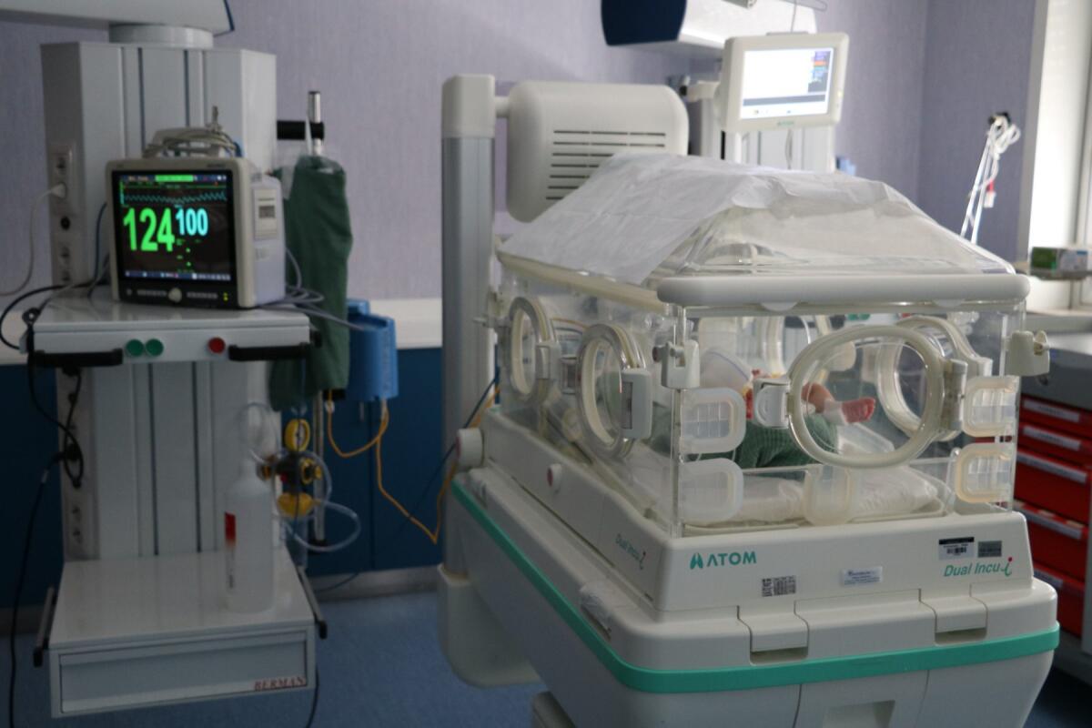 CATANIA. NEONATO RISCHIA LA VITA PER LA PERTOSSE, DIMESSO DOPO DUE SETTIMANE IN TERAPIA INTENSIVA - 