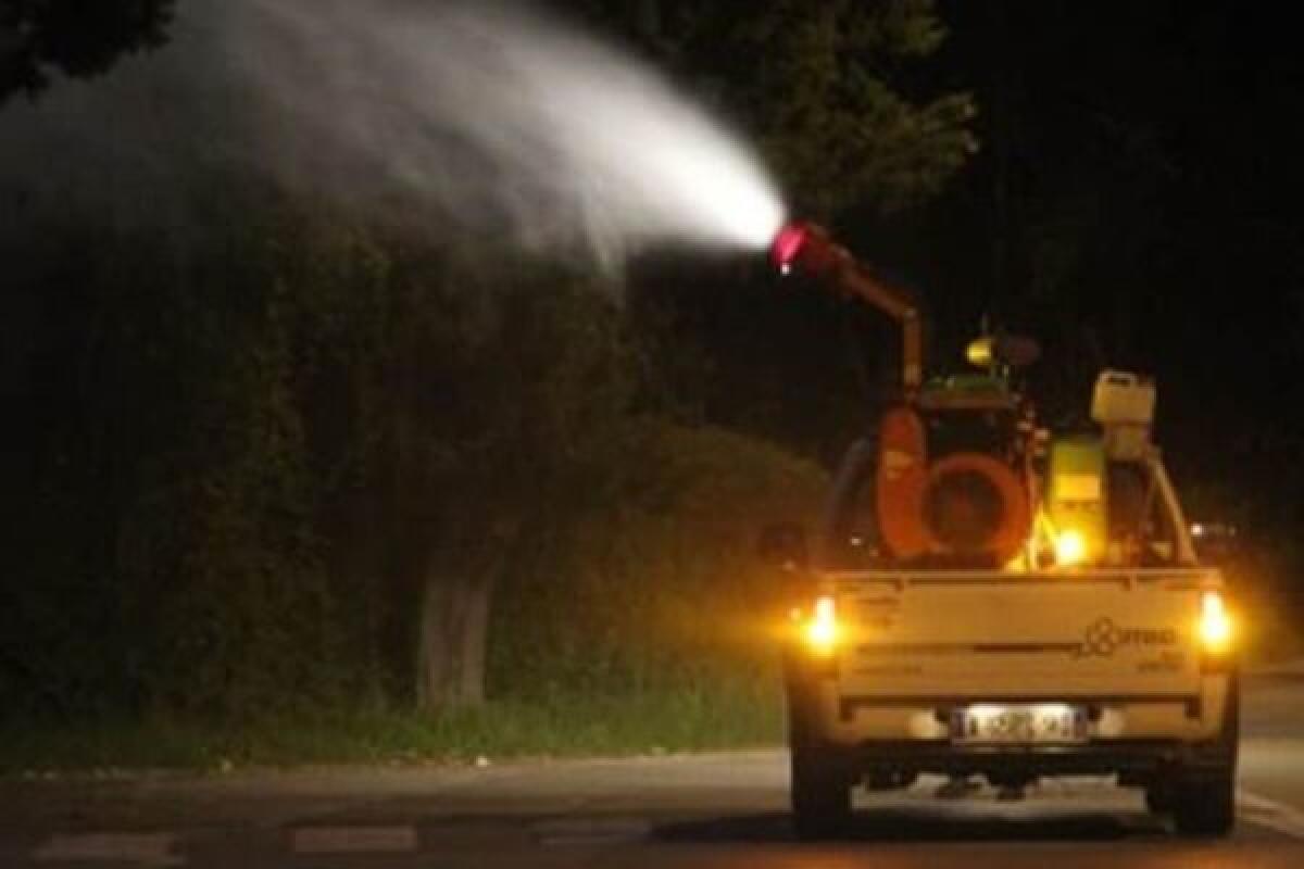 PATERNO’. QUESTA SERA E DOMANI SERA DISINFESTAZIONE NOTTURNA: «CHIUDETE LE FINESTRE E NON LASCIATE ALL’ESTERNO GLI ANIMALI DOMESTICI» - 