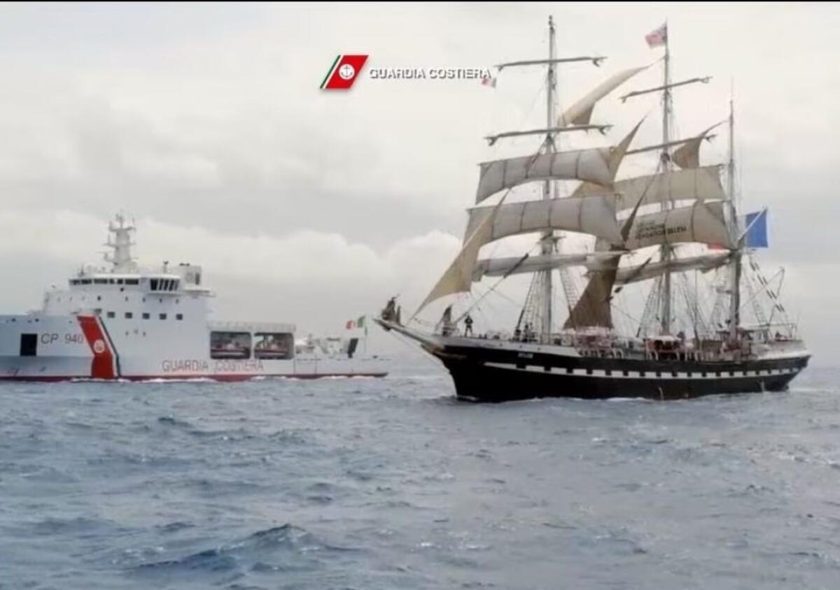 PARIGI 2024: LA FIACCOLA OLIMPICA ATTRAVERSA STRETTO DI MESSINA - 