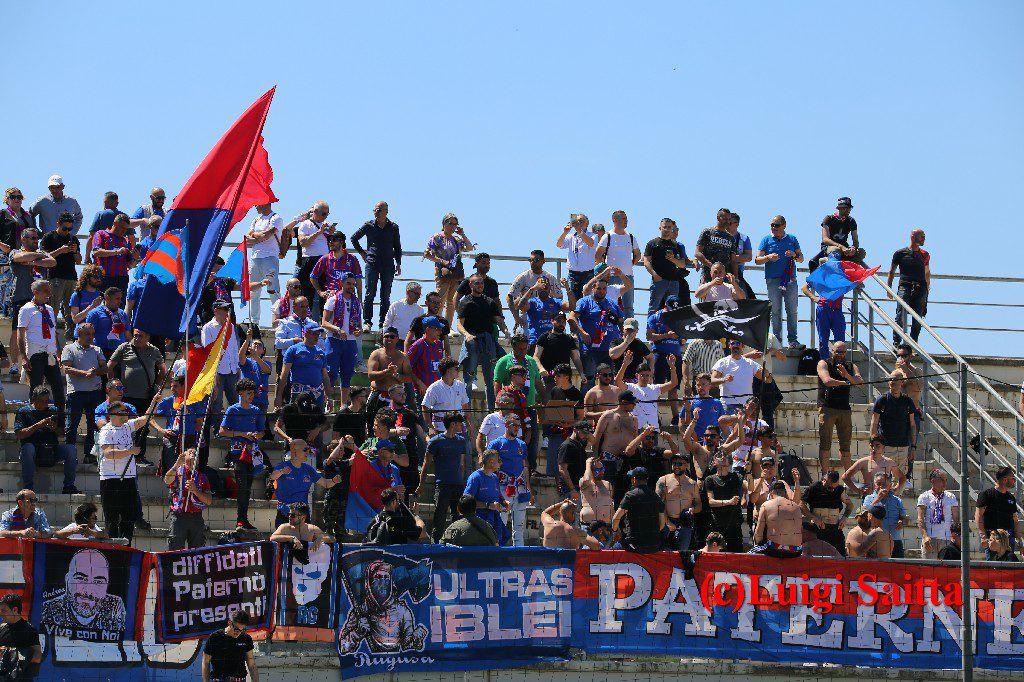 PATERNO’ CALCIO: LA FESTA CONTINUA, RIVIAMO LA FINALE TRA TIFOSI E FESTEGGIAMENTI