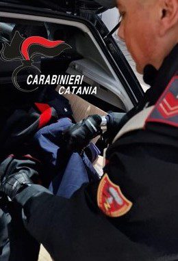 ACIREALE. SI FINGEVA CARABINIERE E SIMULAVA POSTI DI BLOCCO, DENUNCIATO UN UOMO