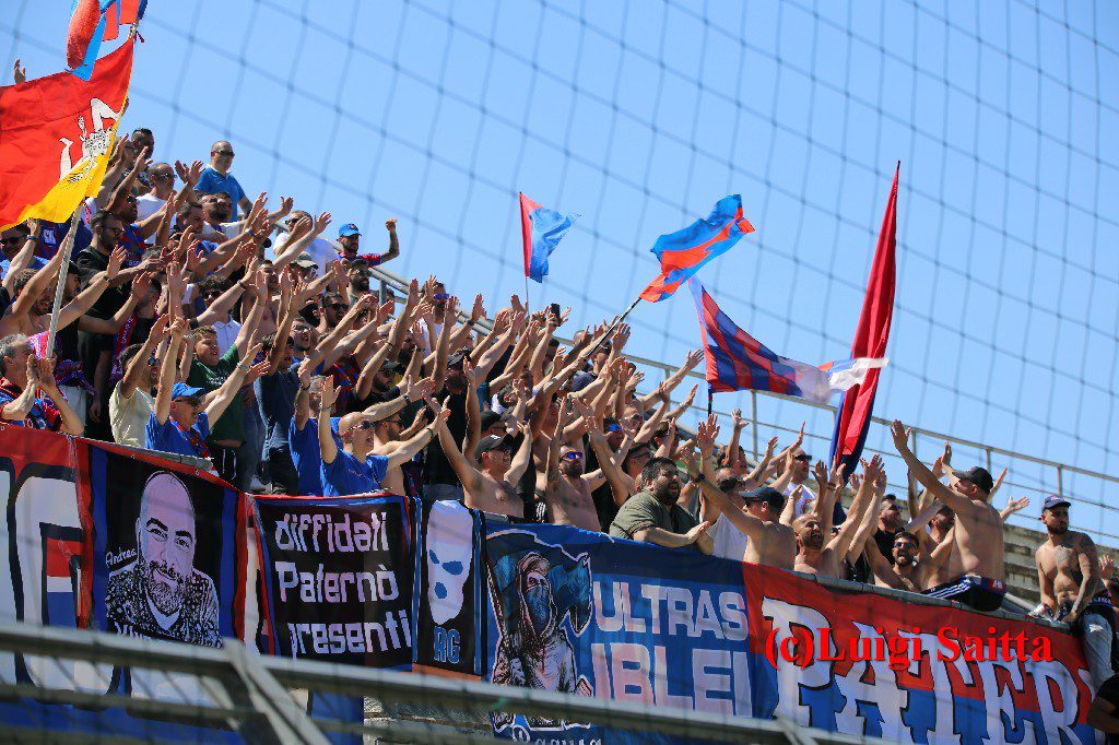 PATERNO’ CALCIO: LA FESTA CONTINUA, RIVIAMO LA FINALE TRA TIFOSI E FESTEGGIAMENTI
