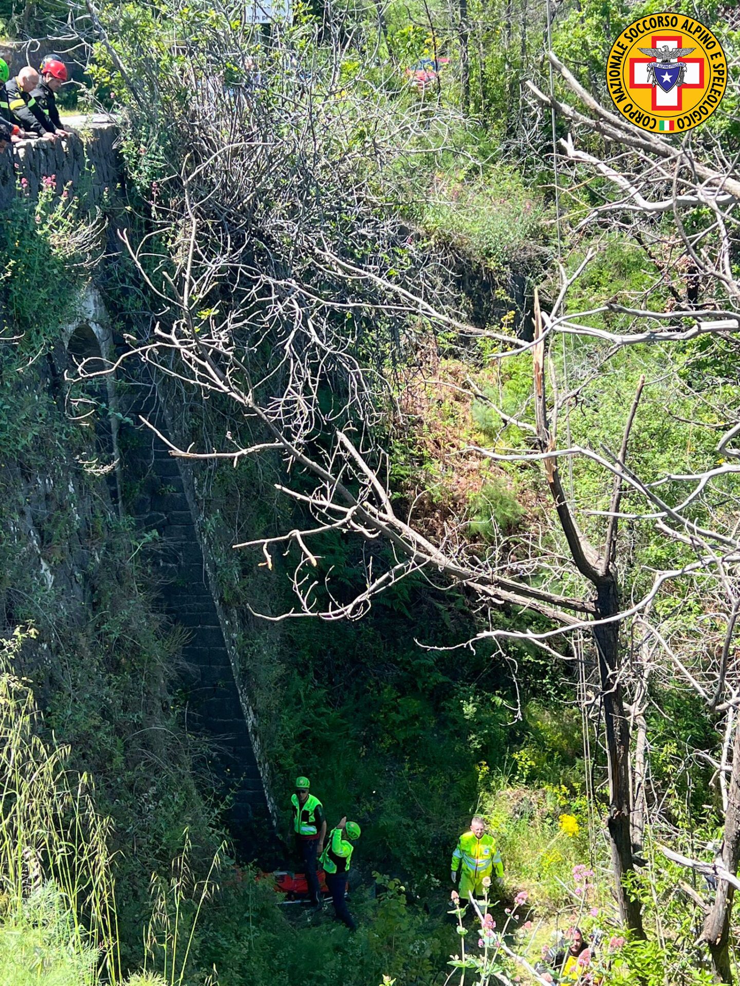 LINGUAGLOSSA, MOTOCICLISTA FINISCE IN UNA SCARPATA: È GRAVE, TRASFERITO IN ELISOCCORSO