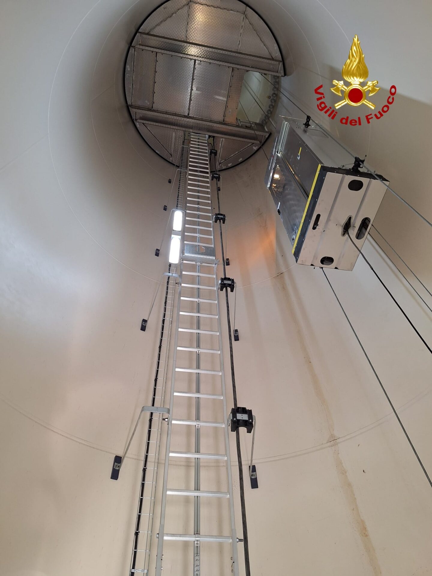 UN OPERAIO MUORE A NEL TRAPANESE: È PRECIPITATO DA 30 METRI MENTRE LAVORAVA SU UNA PALA EOLICA