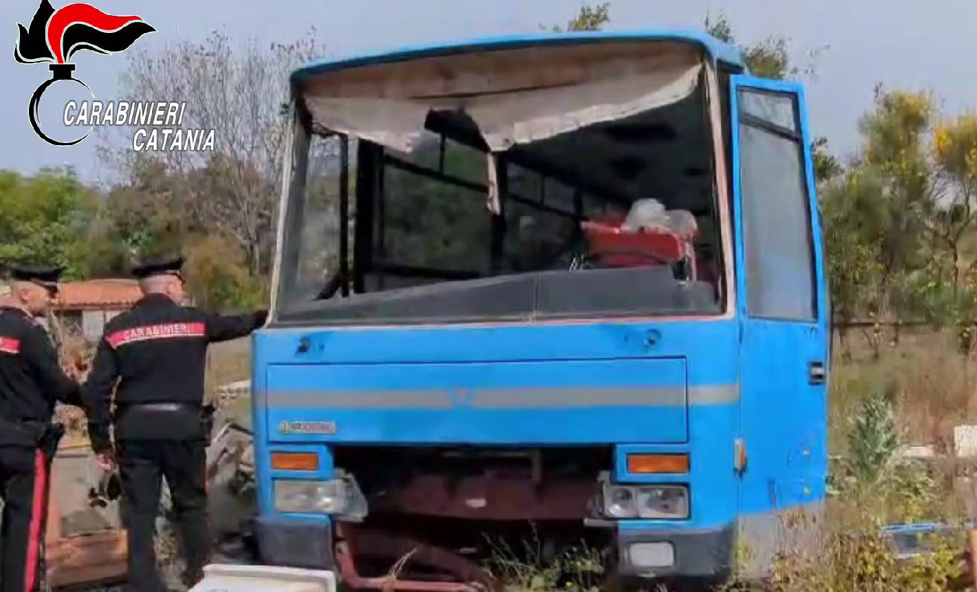 ACI SANT’ANTONIO, SEQUESTRATA UNA DISCARICA ABUSIVA A CIELO APERTO