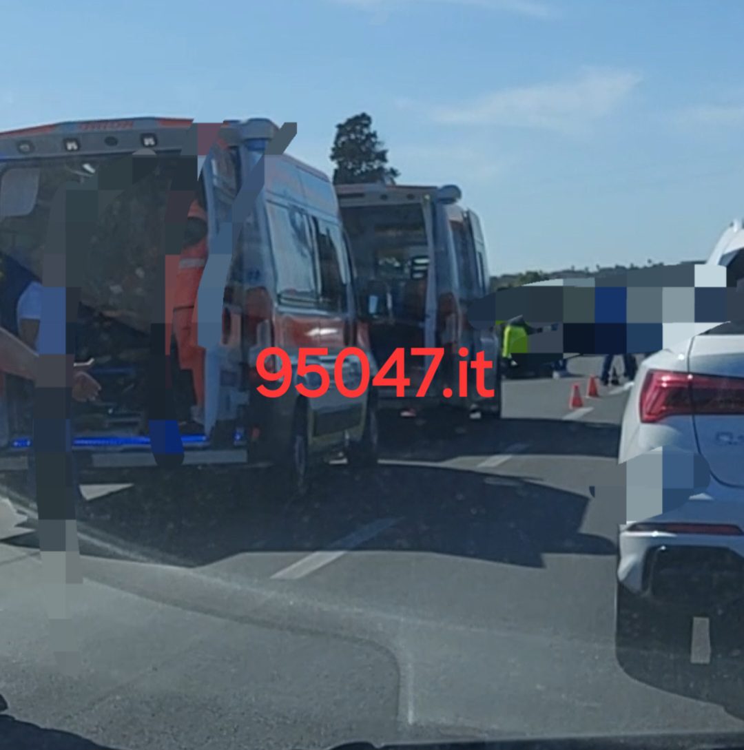 GRAVE INCIDENTE SULLA SUPERSTRADA 121: COINVOLTI DUE MEZZI A DUE RUOTE. SOCCORSI SUL POSTO