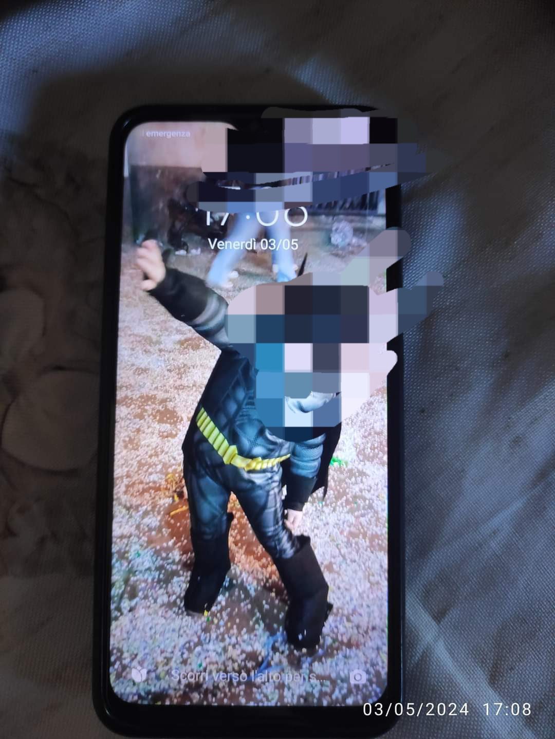 RITROVATO CELLULARE A PATERNÒ: CHI È IL PROPRIETARIO?