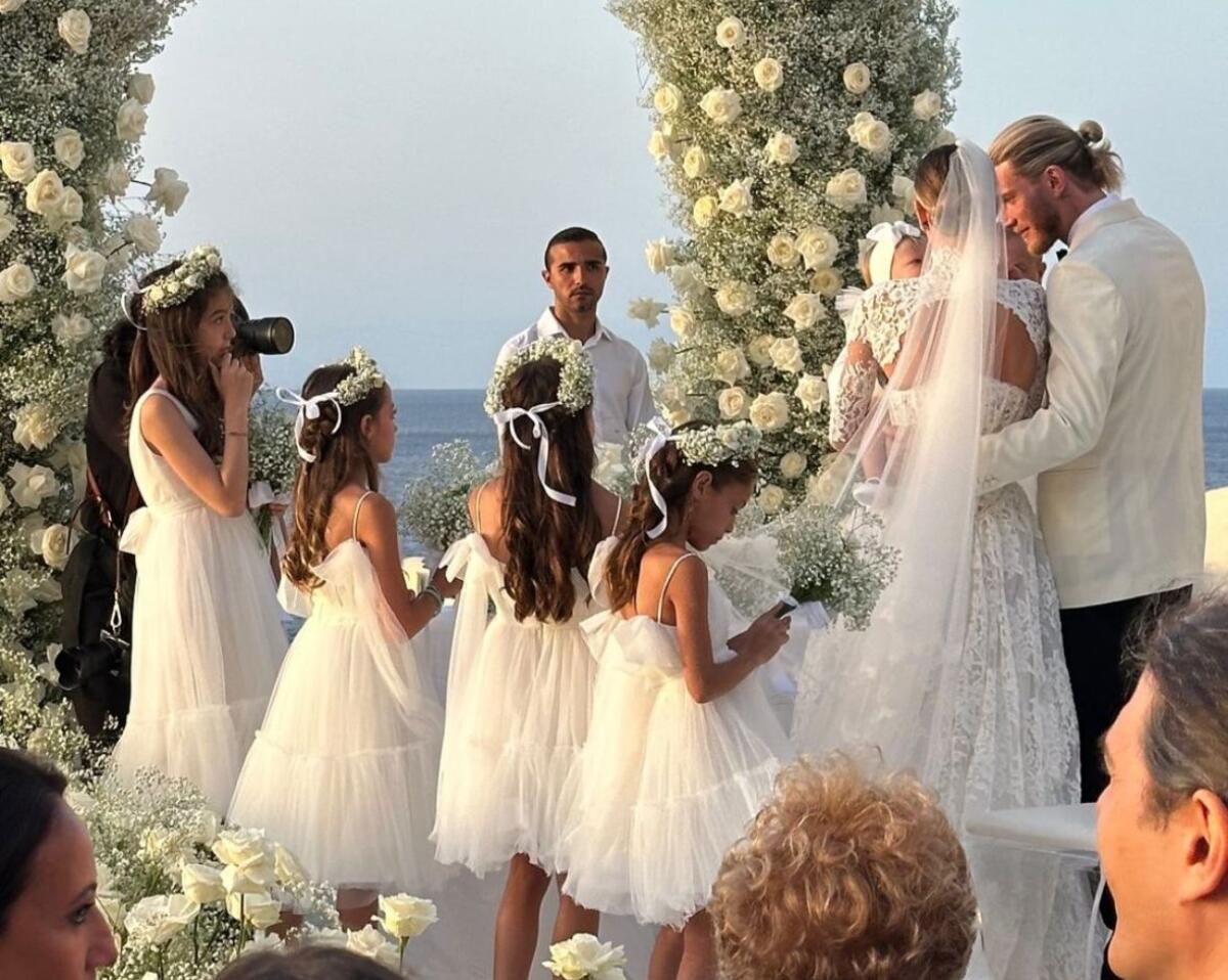 DILETTA LEOTTA E LORIS KARIUS SPOSI SULL'ISOLA DI VULCANO. LE FOTO - 