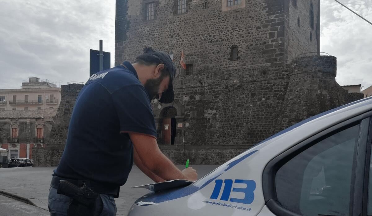 ADRANITA GUIDA CON LA PATENTE SCADUTA, SENZA ASSICURAZIONE E REVISIONE DELL’AUTO E IN EVIDENTE STATO DI EBBREZZA: SANZIONATO E DENUNCIATO - 