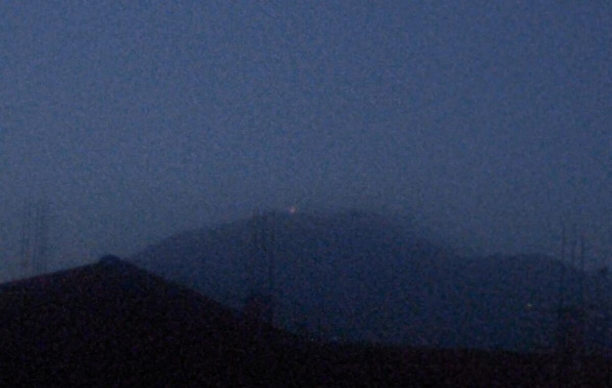 SUA MAESTÀ ETNA RITORNA A FARSI SENTIRE, TREMORE VULCANICO A LIVELLO ROSSO - 