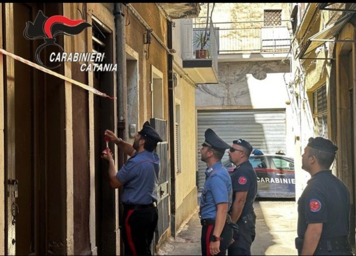 PATERNÒ. CONTROLLI DEI CARABINIERI, IDENTIFICATI MIGRANTI IRREGOLARI E SEQUESTRATI VEICOLI NON ASSICURATI - 