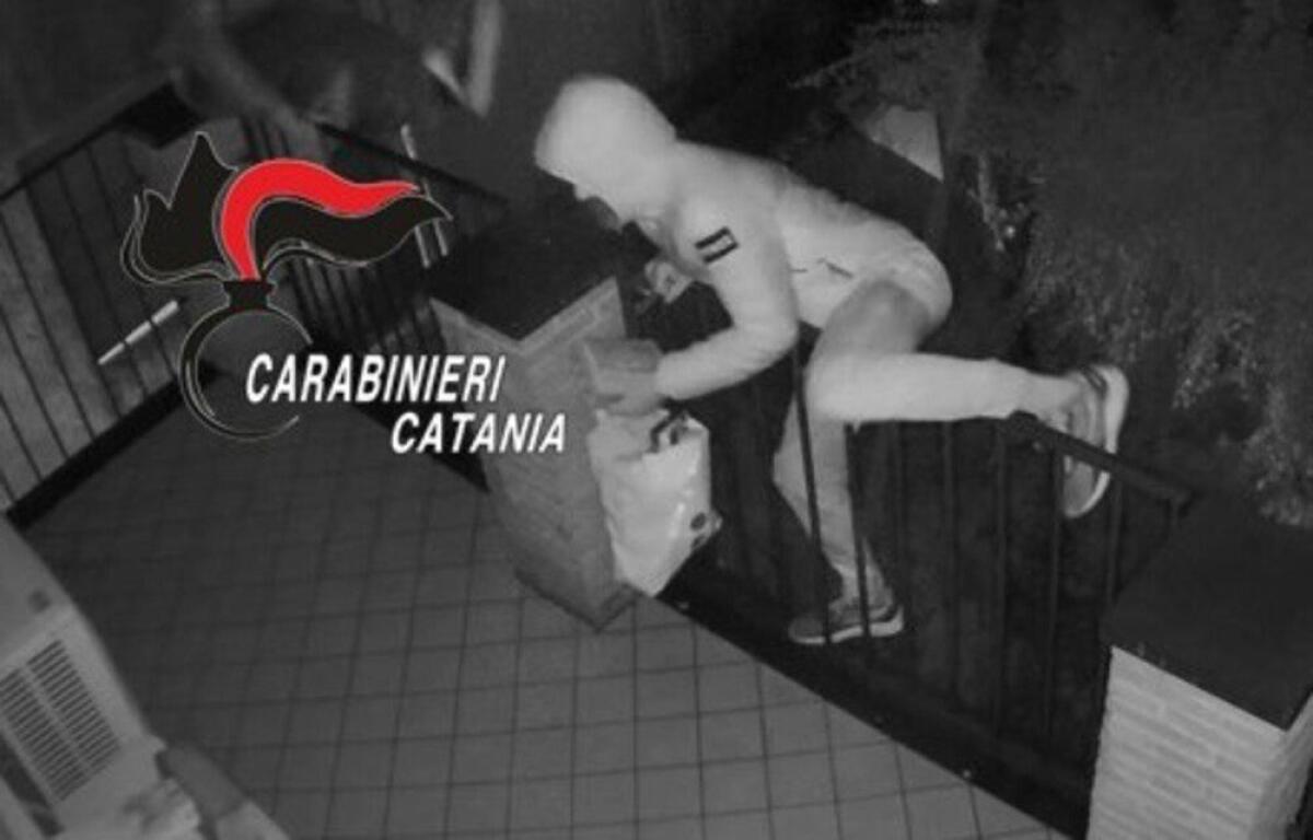 CAMPOROTONDO ETNEO. AVEVANO EFFETTUATO 7 FURTI TRA IL 2023 E 24 IN ABITAZIONI E CANTIERI, DUE ARRESTI - 