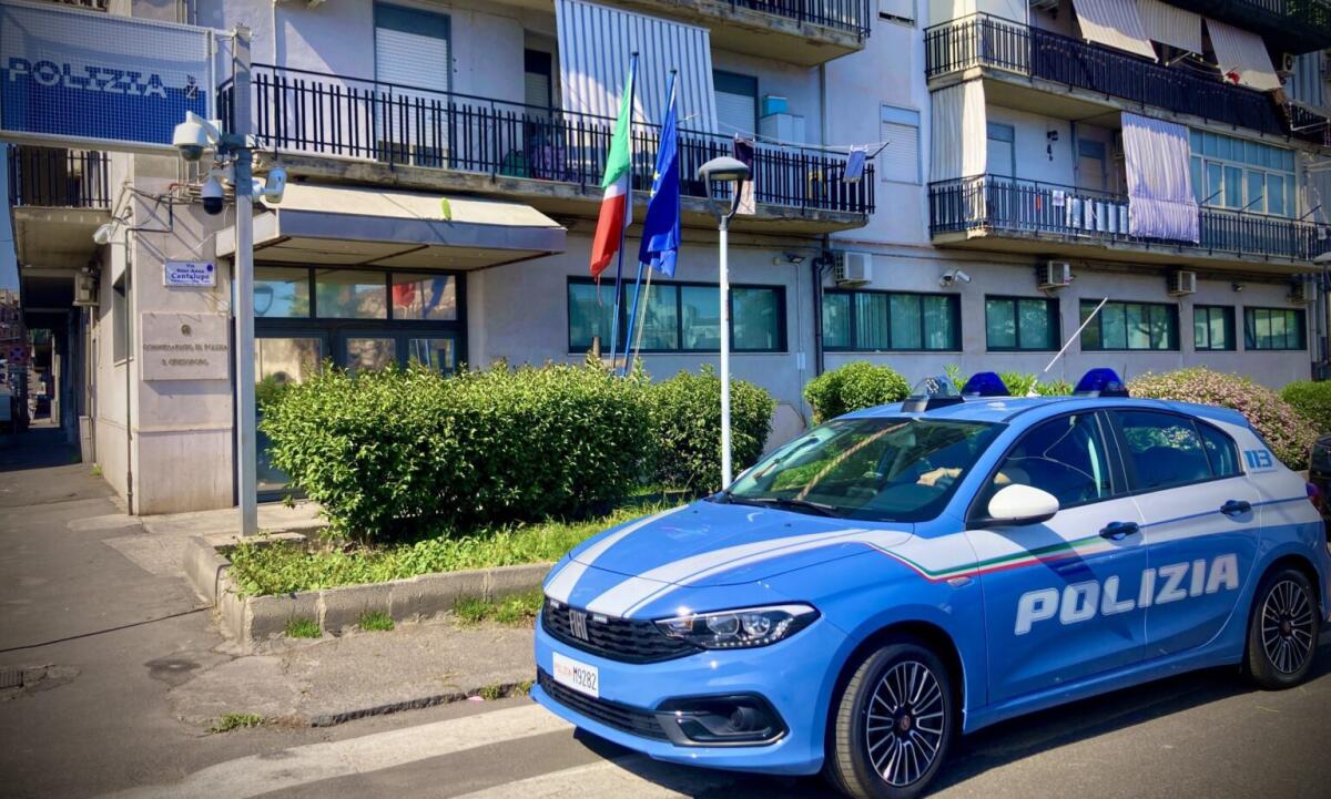 CATANIA. GLI RUBANO L'AUTO, LA POLIZIA LA RITROVA IL GIORNO DOPO VICINO LA CASA DEL LADRO - 