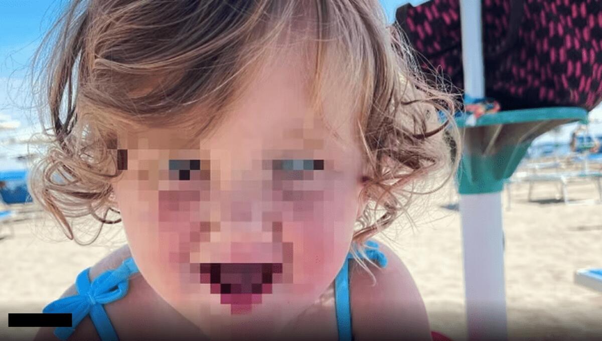 VENEZIA, BIMBA DI UN ANNO E MEZZO INGOIA IL TAPPO DI UNA BOTTIGLIA E MUORE SOFFOCATA - 