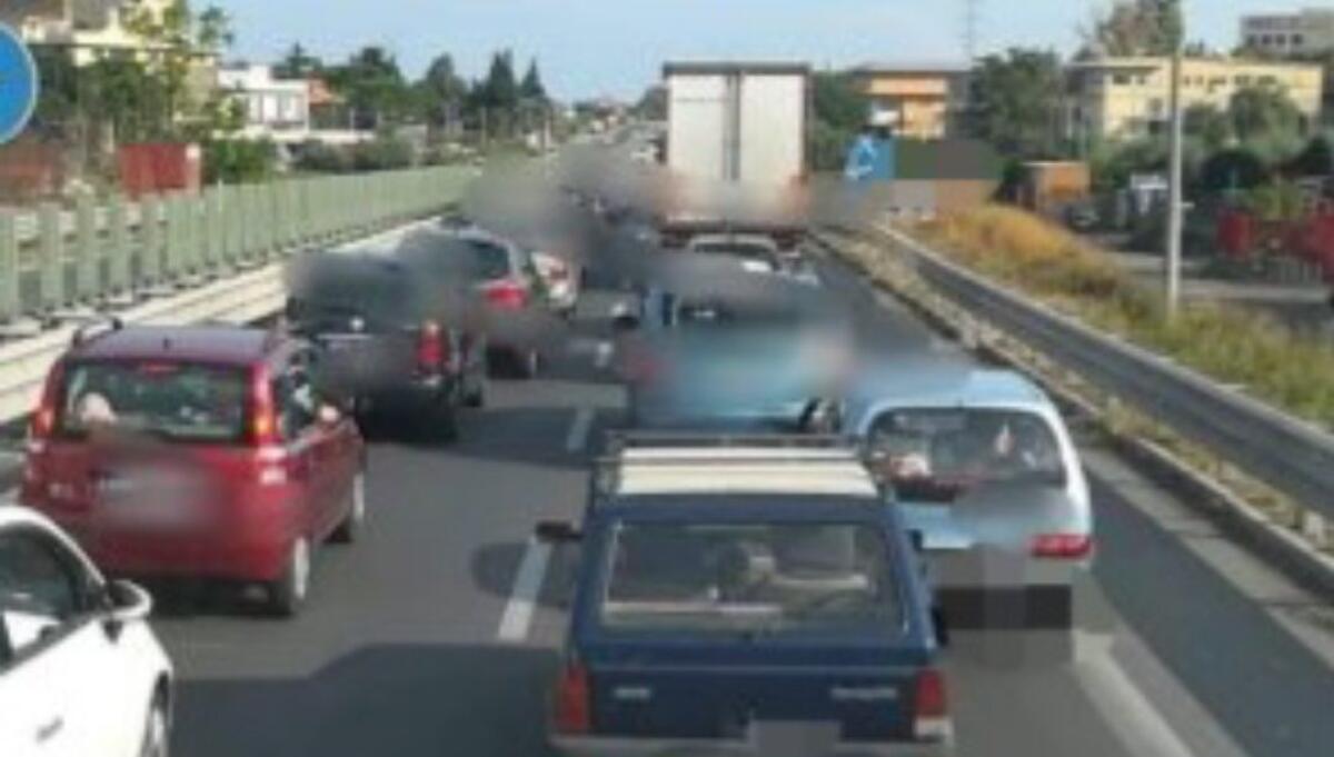 INCIDENTE SULLA SS121, CODE DIREZIONE CATANIA - 