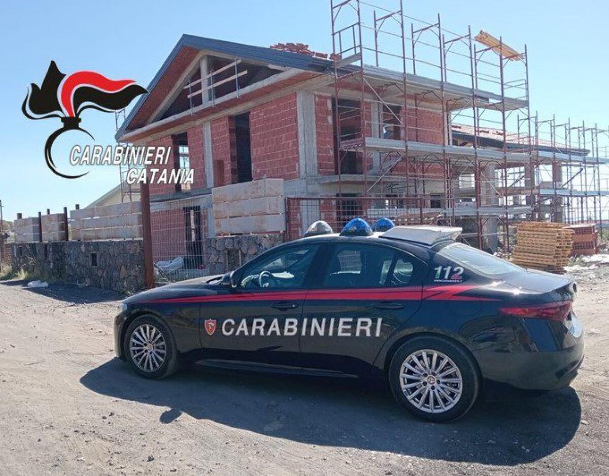 TENTANO DI RUBARE IN UN CANTIERE, TRE ARRESTI, DUE SONO DI BELPASSO - 