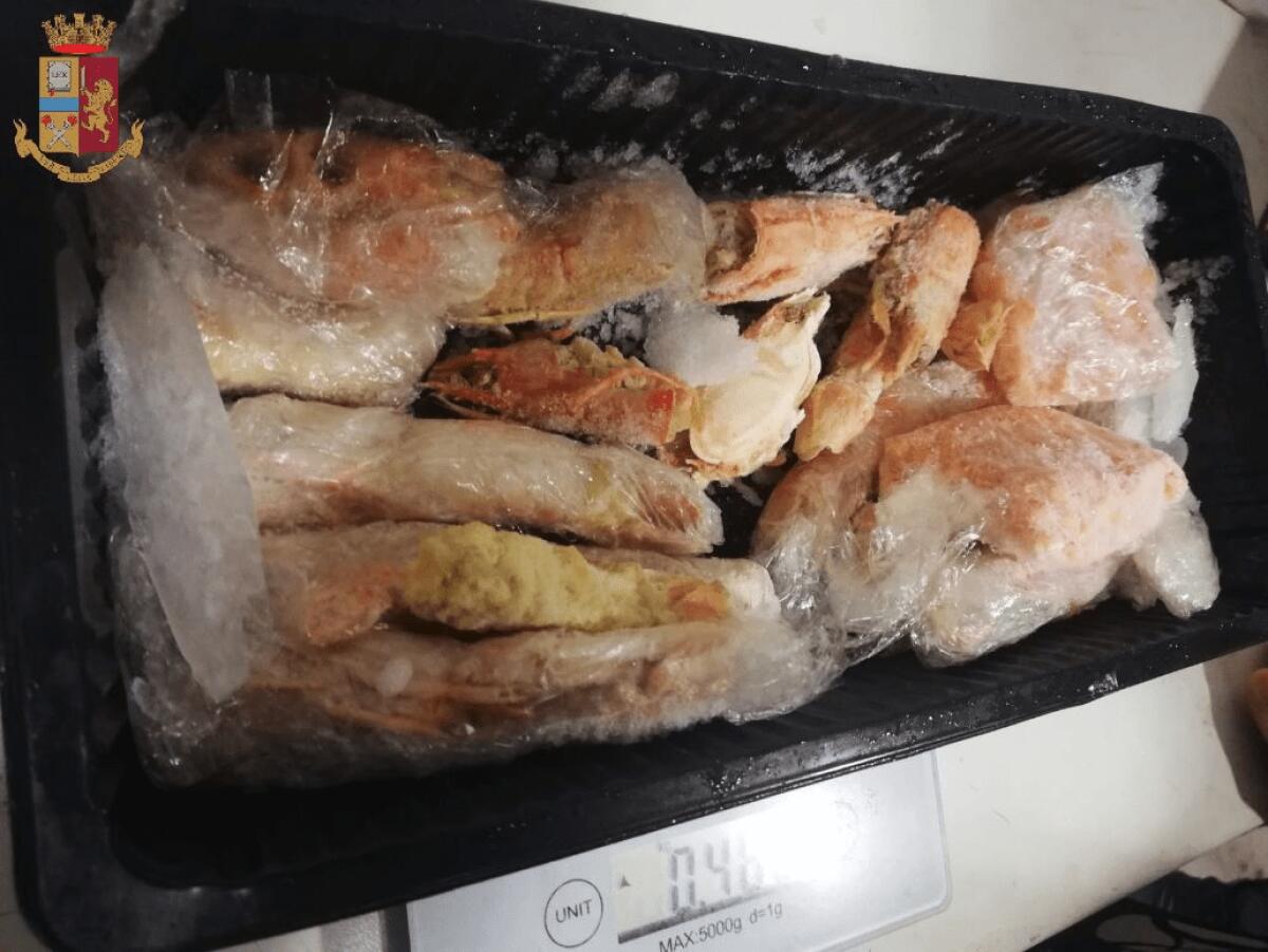 MULTATI UN LOCALE A VIAGRANDE PER VIOLAZIONI IGIENICO-SANITARIE E UNO A TRECASTAGNI PER ALIMENTI NON IDONEI AL CONSUMO - 