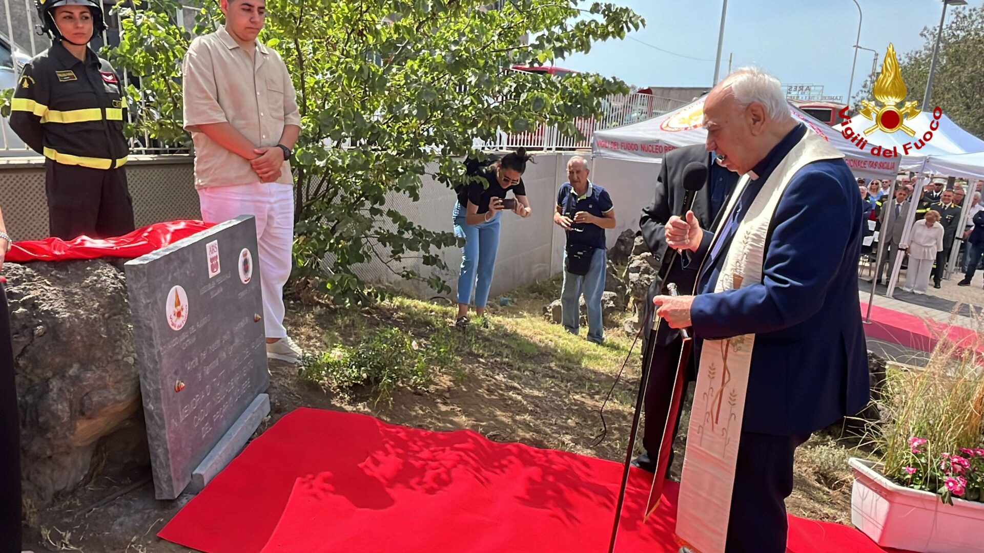 CATANIA DEDICA UNA PIAZZA AI VIGILI DEL FUOCO CADUTI IN SERVIZIO