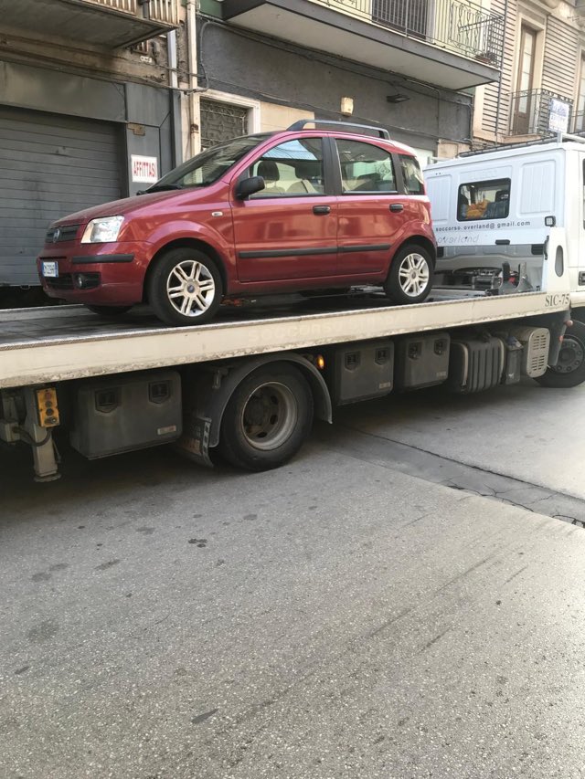 PATERNO'. AVVIATO IL NUOVO SERVIZIO DI SPAZZAMENTO MECCANICO DELLE STRADE URBANE: PRIMA GIORNATA CON TANTE  MULTE E RIMOZIONI