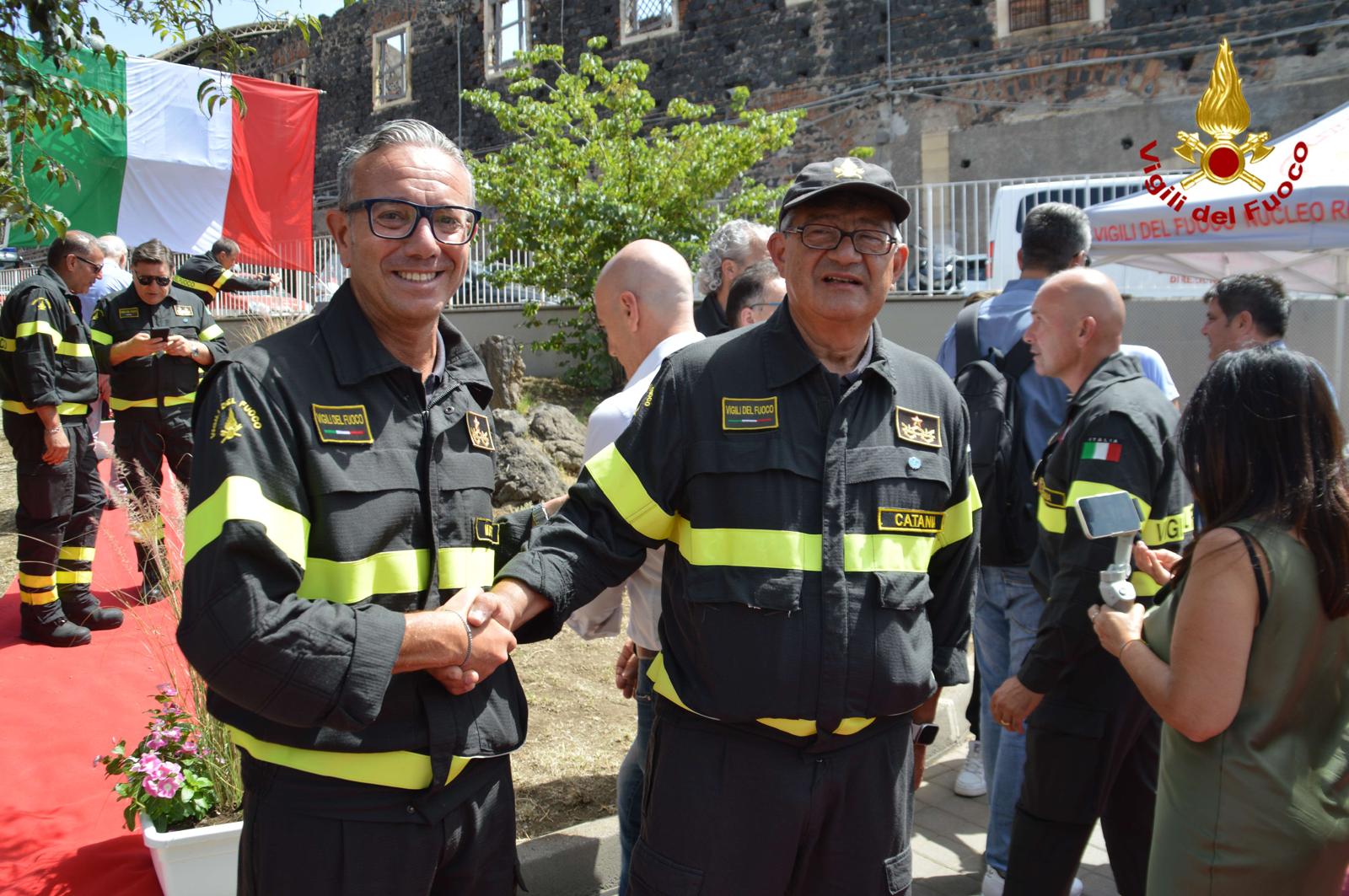 CATANIA DEDICA UNA PIAZZA AI VIGILI DEL FUOCO CADUTI IN SERVIZIO