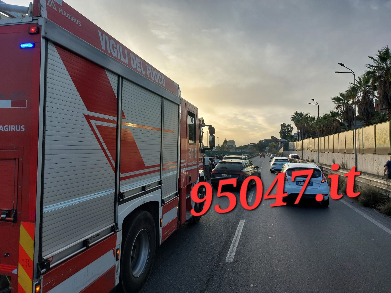 TAMPONAMENTO SULLA SS121 IN DIREZIONE PATERNÒ, DUE FERITI E  LUNGHE CODE