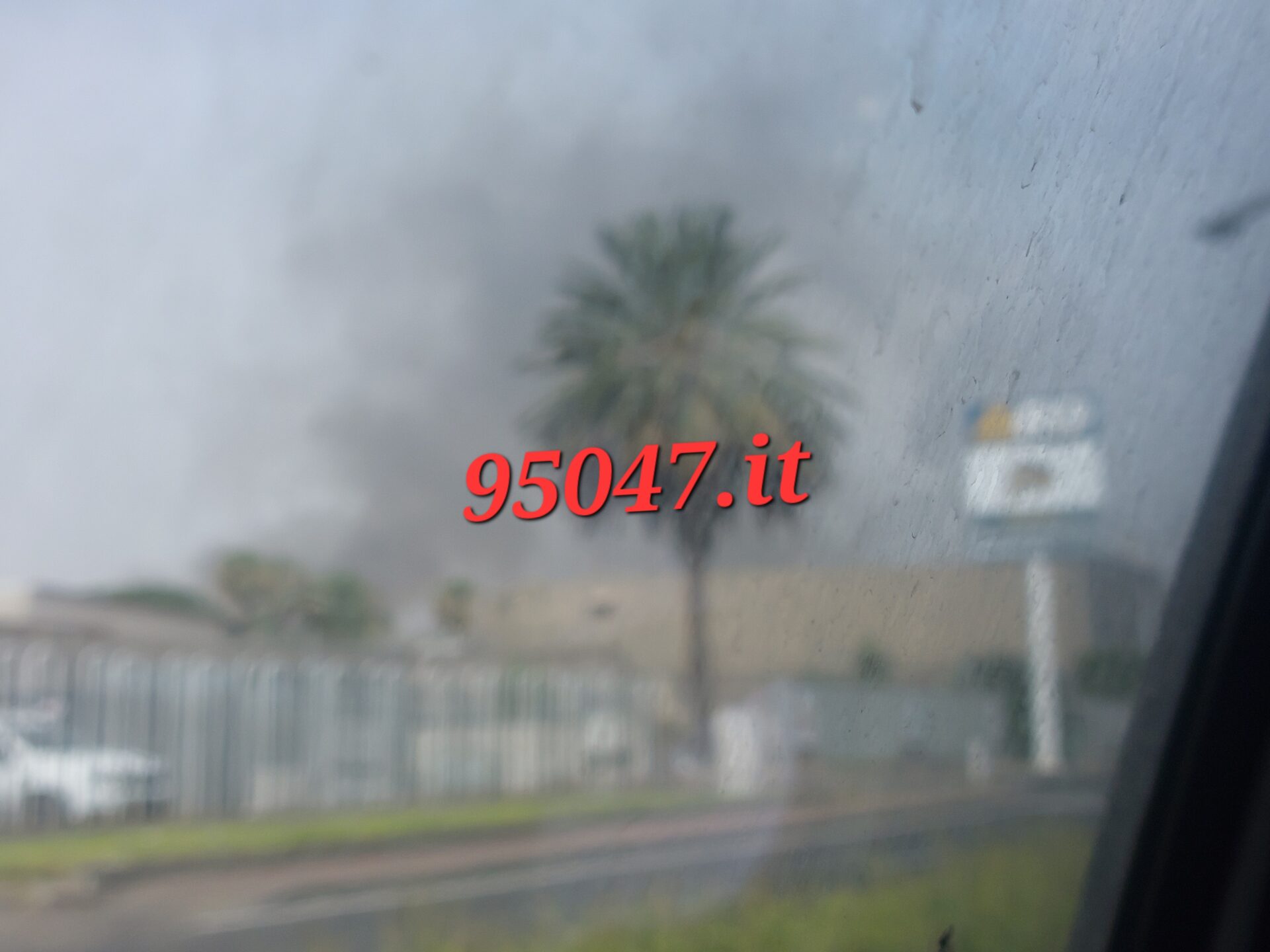 MISTERBIANCO, INCENDIO NELLA NOTTE DISTRUGGE DEPOSITO DI COMMERCIANTI CINESI