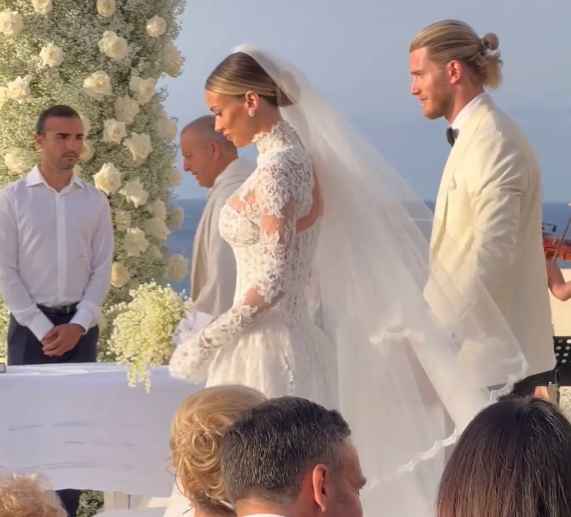 DILETTA LEOTTA E LORIS KARIUS SPOSI SULL'ISOLA DI VULCANO. LE FOTO