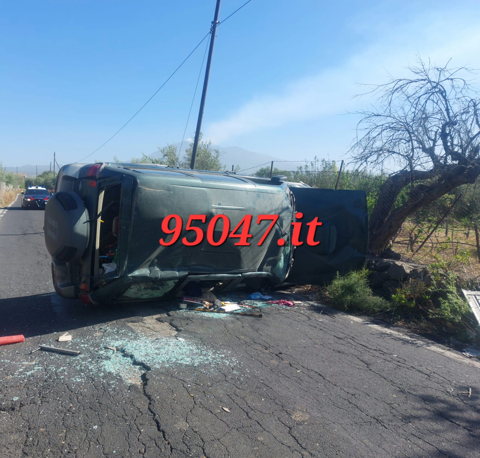 BELPASSO.  AUTO SI RIBALTA, FERITO CONDUCENTE