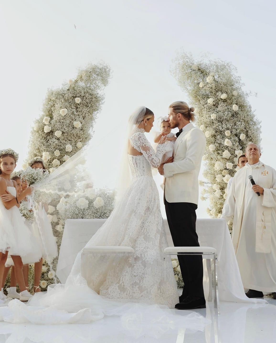 DILETTA LEOTTA E LORIS KARIUS SPOSI SULL'ISOLA DI VULCANO. LE FOTO