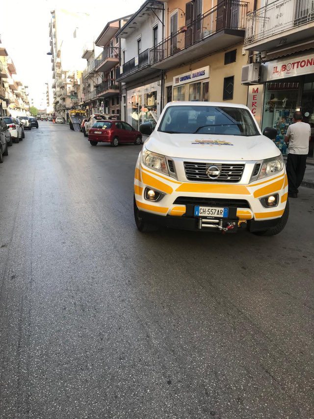 PATERNO'. AVVIATO IL NUOVO SERVIZIO DI SPAZZAMENTO MECCANICO DELLE STRADE URBANE: PRIMA GIORNATA CON TANTE  MULTE E RIMOZIONI