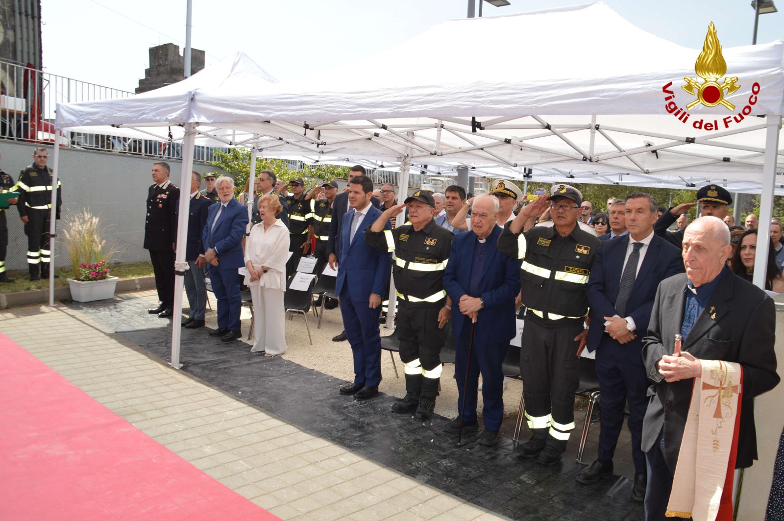 CATANIA DEDICA UNA PIAZZA AI VIGILI DEL FUOCO CADUTI IN SERVIZIO