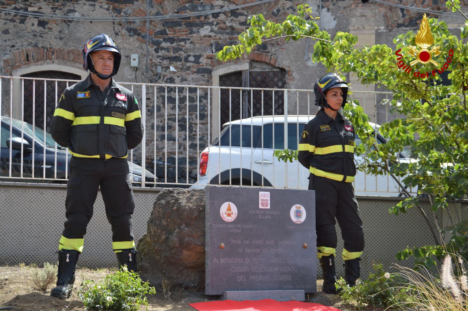CATANIA DEDICA UNA PIAZZA AI VIGILI DEL FUOCO CADUTI IN SERVIZIO