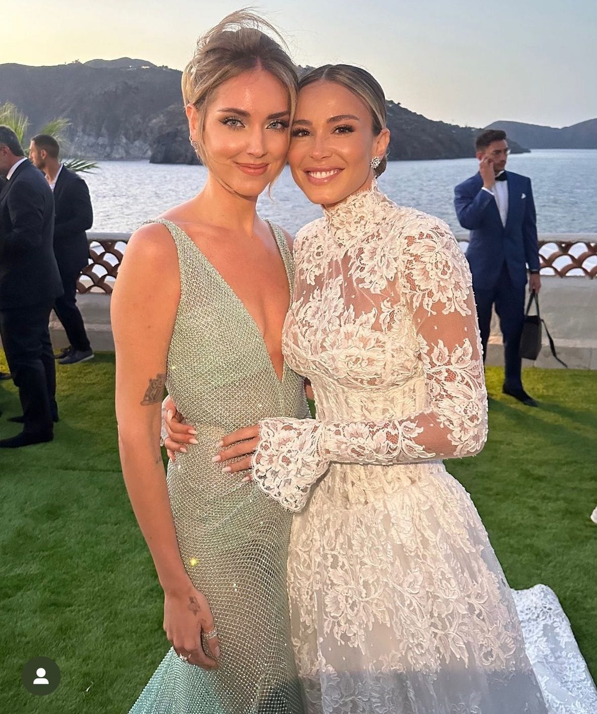 DILETTA LEOTTA E LORIS KARIUS SPOSI SULL'ISOLA DI VULCANO. LE FOTO