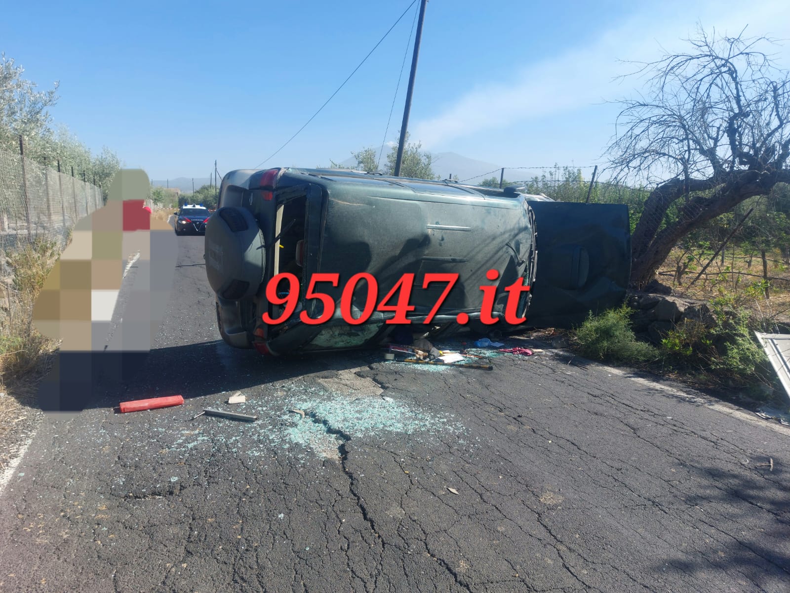 DOPPIO INCIDENTE TRA PATERNO' E BELPASSO: PEDONE INVESTITO E AUTO RIBALTATA