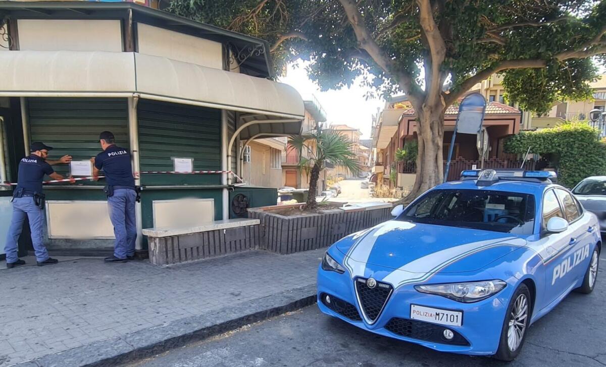 BIANCAVILLA. CHIOSCO ERA DIVENTATA RITROVO PER PREGIUDICATI, CHIUSO PER 7 GIORNI - 