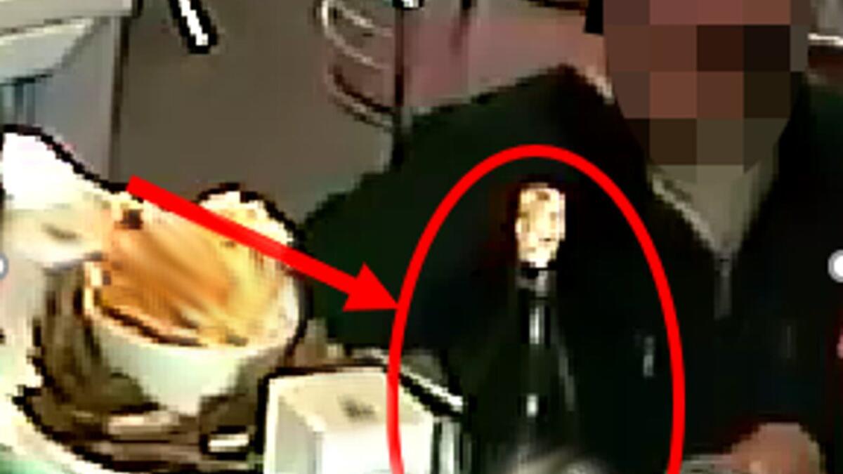 CATANIA. TROVA CARTE DI CREDITO E FESTEGGIA CON LO SPUMANTE: INDIVIDUATO E DENUNCIATO 34ENNE DALLA POLIZIA - 