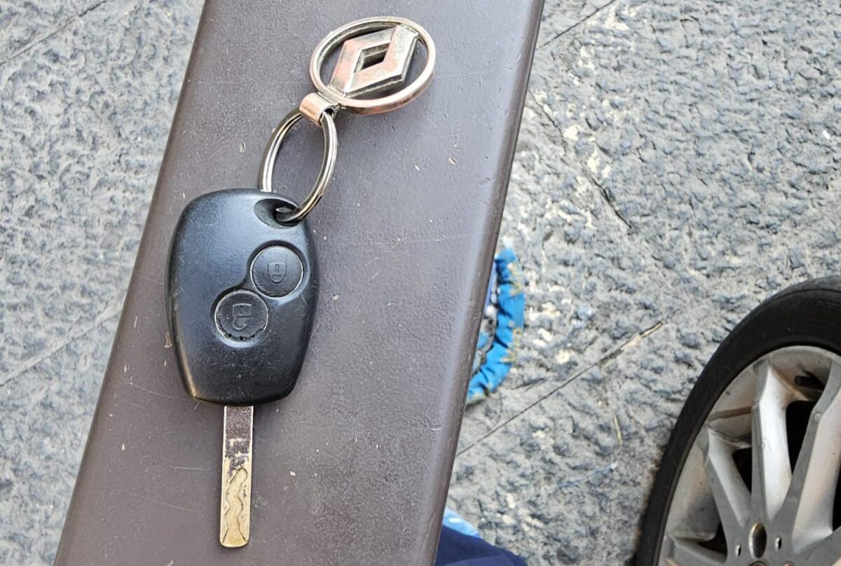 PATERNO'. CHIAVE DI AUTO TROVATA IN VIA VITTORIO EMANUELE - 