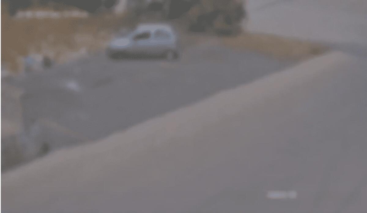 PATERNO'. ABBANDONO DI RIFIUTI.  BECCATO E SANZIONATO GRAZIE ALLE TELECAMERE DI SORVEGLIANZA - 