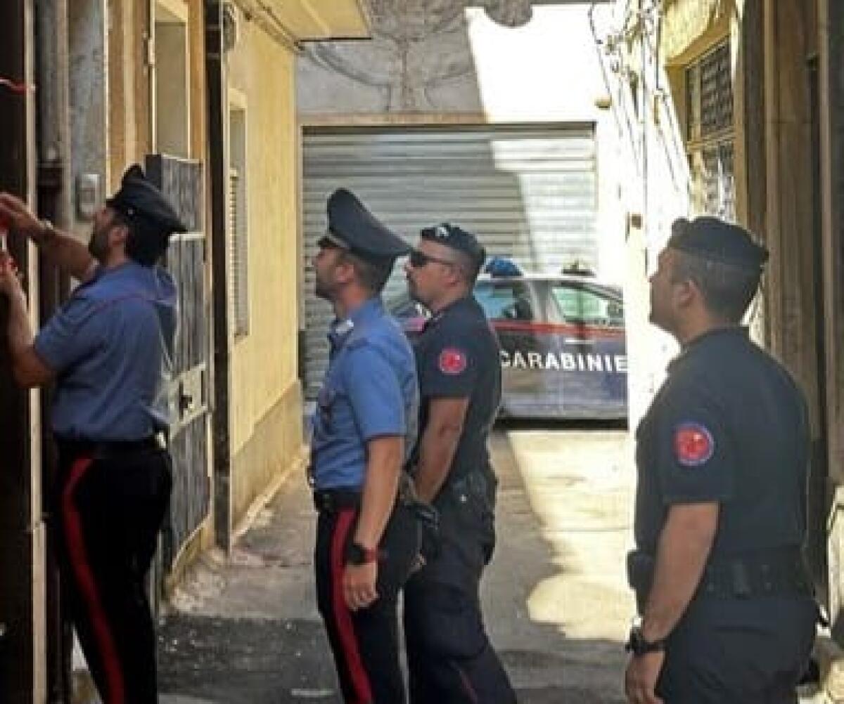 PATERNO'. AFFITTAVA CASA AGLI STRANIERI, ALL'INSAPUTA DEI PROPRIETARI, DENUNCIATO 78ENNE - 