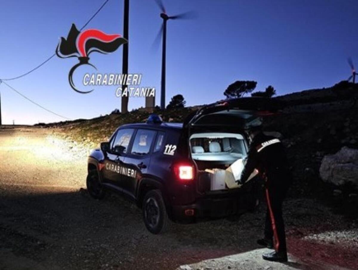 LICODIA EUBEA. RUBANO LA NAFTA DAI MEZZI DI UN CANTIERE. PRESI CON “LE MANI NEL SACCO” DAI CARABINIERI. 2 ARRESTI - 