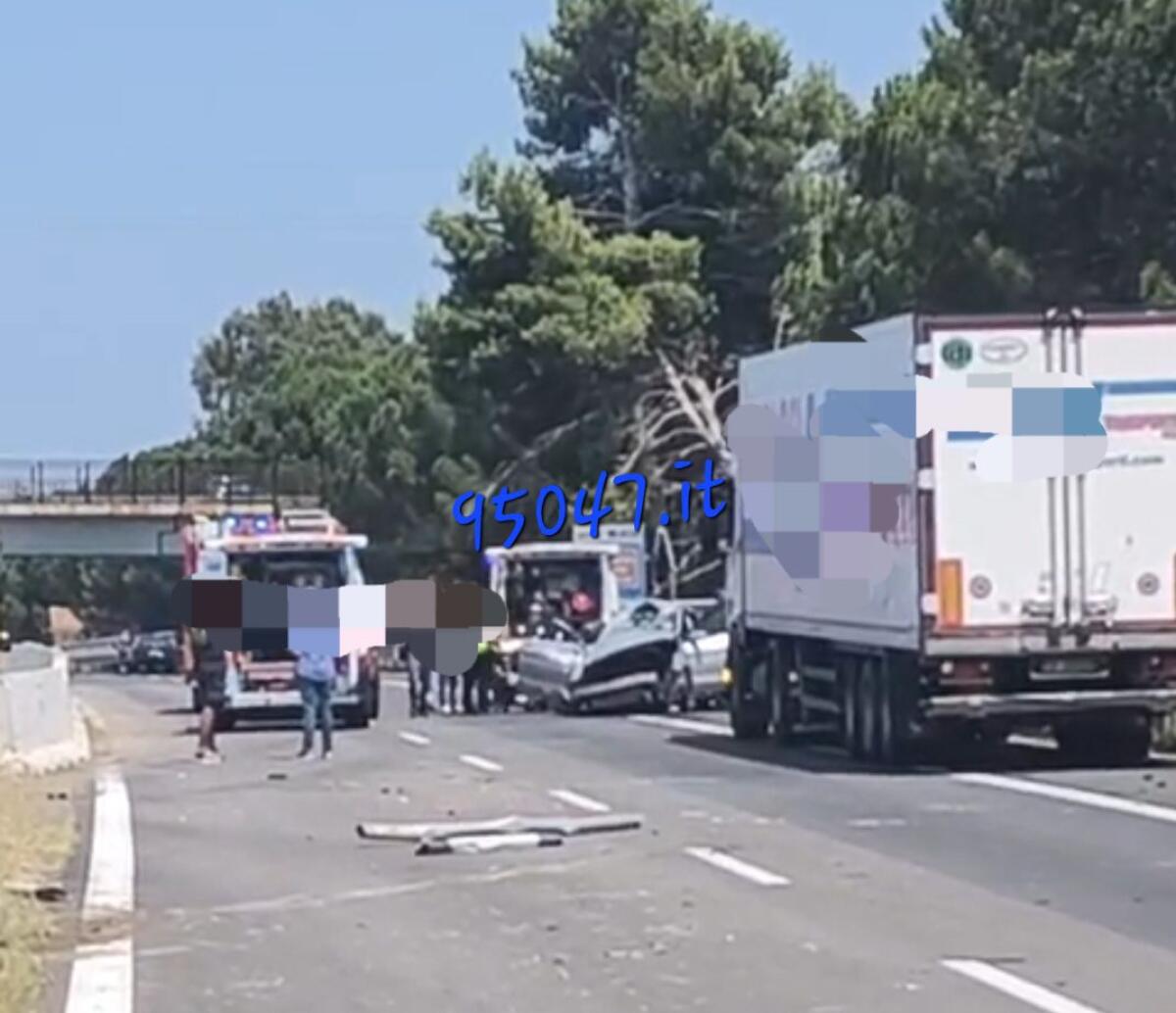 INCIDENTE MORTALE SULLA PALERMO-MESSINA: PERDE LA VITA UN 47ENNE DI CATANIA ED UN FERITO GRAVE - 