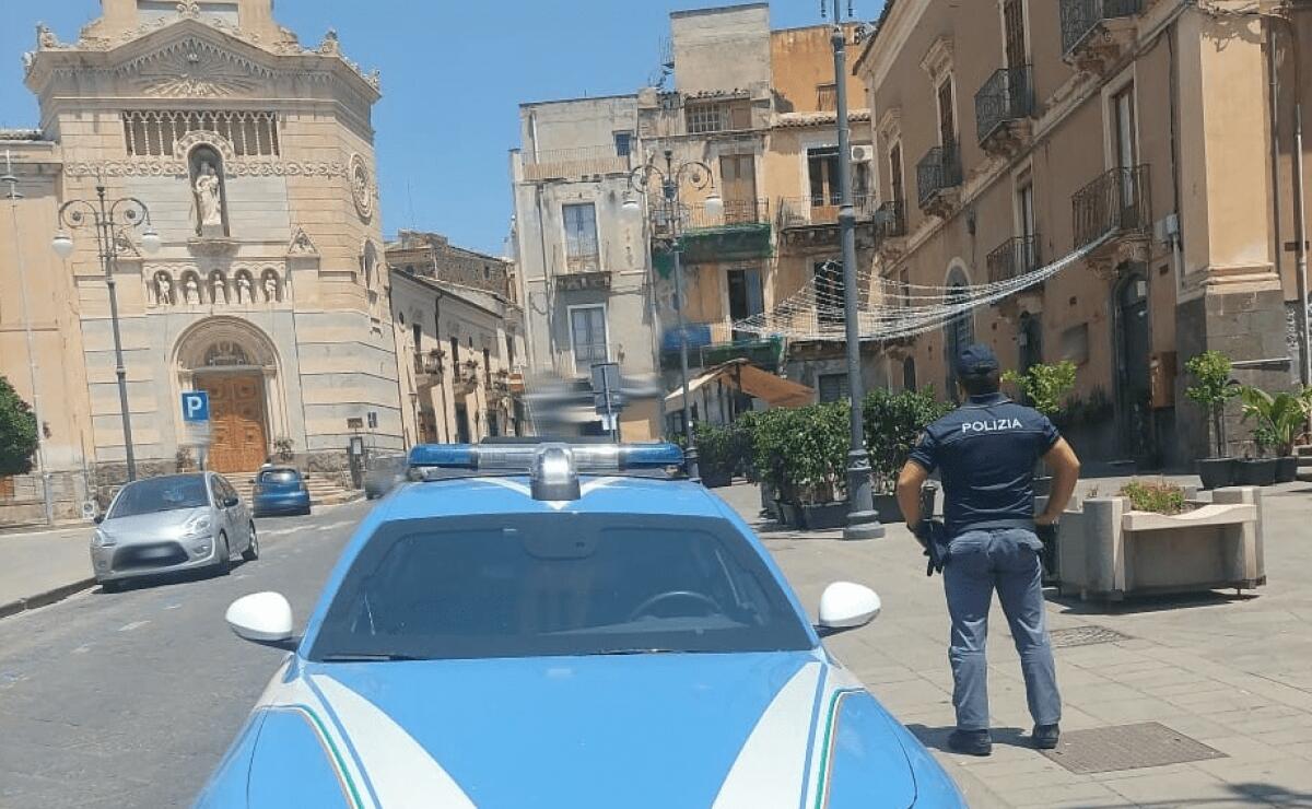ADRANO : CONTROLLI NELLE ATTIVITÀ COMMERCIALI E NEI LOCALI DEL CENTRO STORICO - 